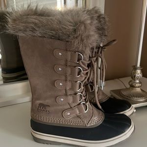 Brand new! NWOT SOREL WOMEN'S JOAN OF ARCTIC BOOT 7.5